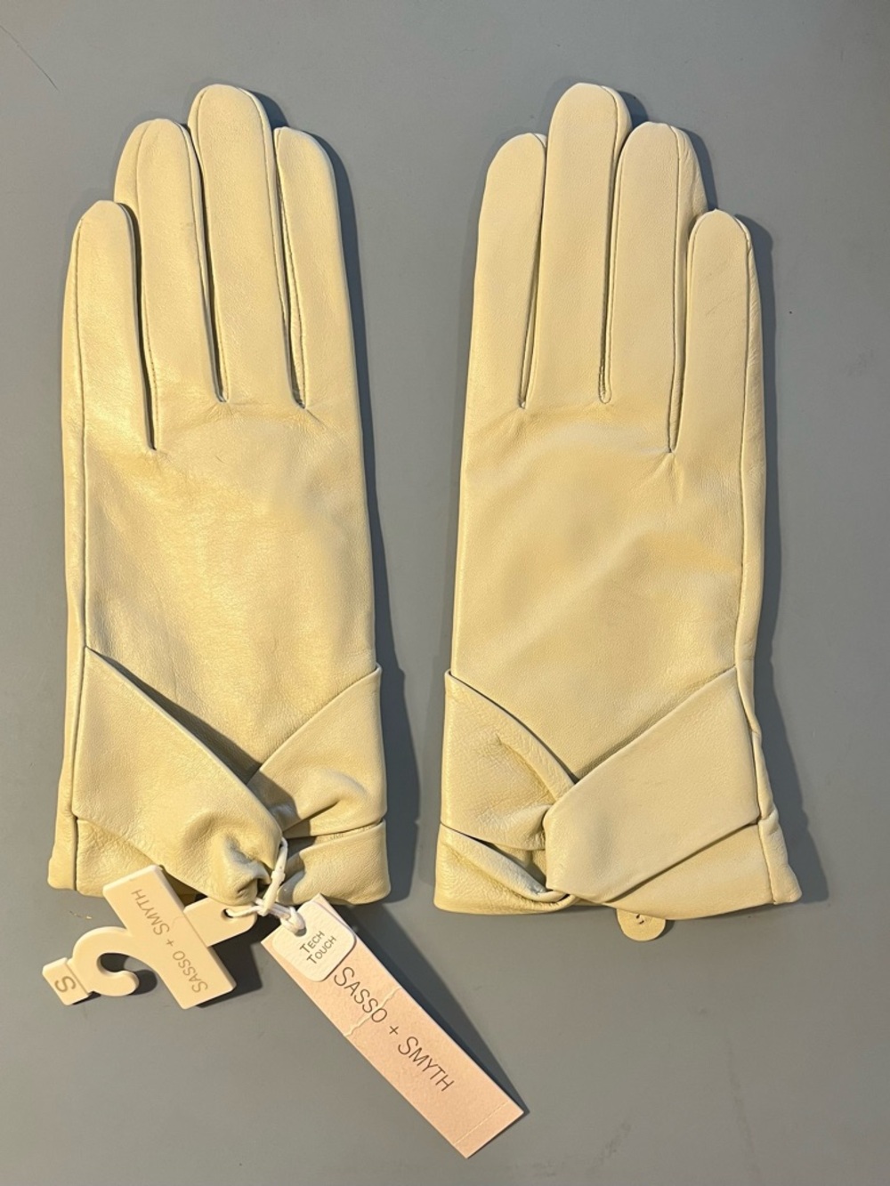 NWT Sasso & Smyth Cream Leather Women's Gloves Size Small